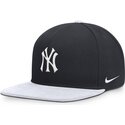 gorra-plana-azul-marino-y-blanca-snapback-dri-fit-pro-structured-square-bill-de-new-york-yankees-mlb-de-nike