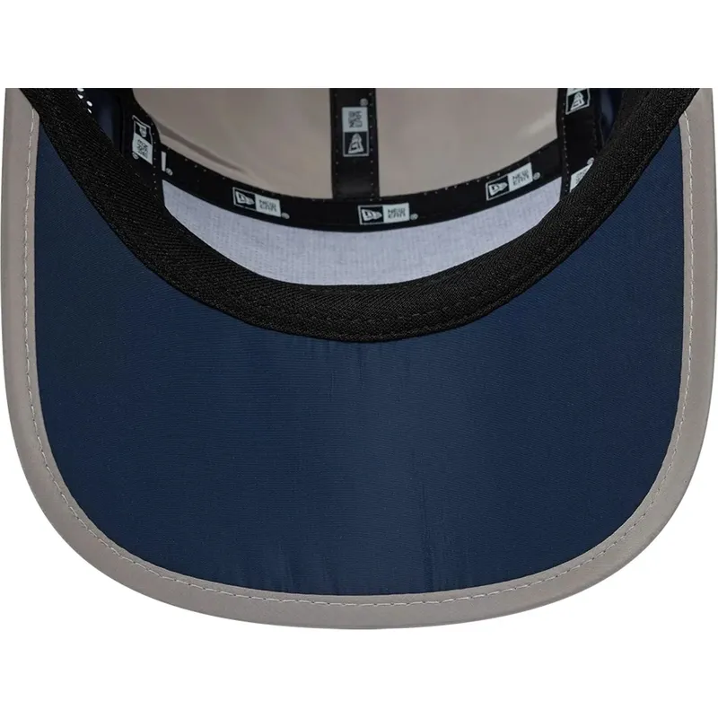 cappellino-5-panel-curvo-blu-navy-regolabile-runner-colour-block-di-new-era