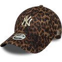 cappello-curvo-leopardato-cinghia-regolabile-9forty-leopard-cosy-dei-new-york-yankees-mlb-di-new-era