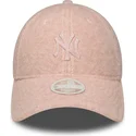 cappello-curvo-rosa-snapback-rosa-9forty-m-crown-winter-borg-dei-new-york-yankees-mlb-di-new-era