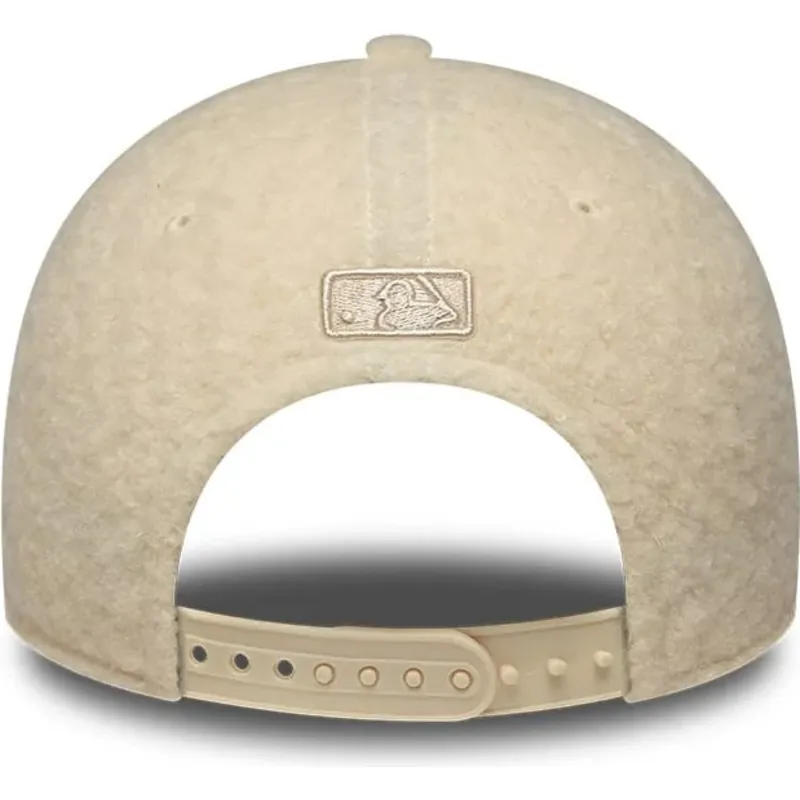 cappello-curvo-beige-snapback-9forty-m-crown-winter-borg-dei-los-angeles-dodgers-mlb-di-new-era