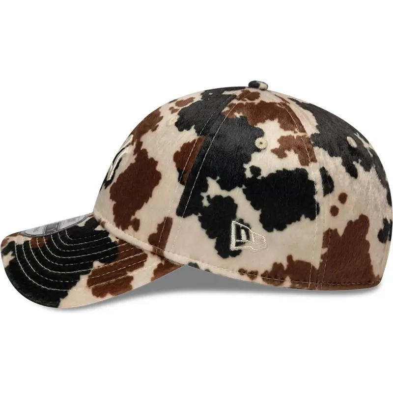 cappello-curvo-marrone-cinghia-regolabile-9twenty-animal-print-dei-new-york-yankees-mlb-di-new-era cappello-curvo-marrone-cinghia-regolabile-9twenty-animal-print-dei-new-york-yankees-mlb-di-new-era