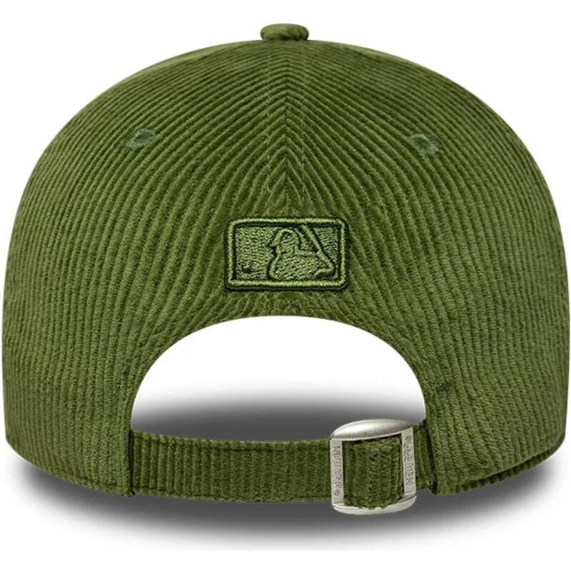 cappello-curvo-verde-cinghia-regolabile-9forty-m-crown-cord-dei-new-york-yankees-mlb-di-new-era