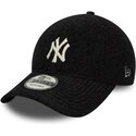 cappello-curvo-nero-snapback-9forty-winter-borg-dei-new-york-yankees-mlb-di-new-era