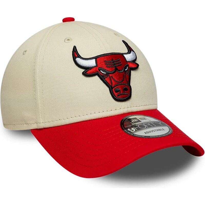 cappello-curvo-beige-cinghia-regolabile-9forty-colour-block-dei-chicago-bulls-nba-di-new-era
