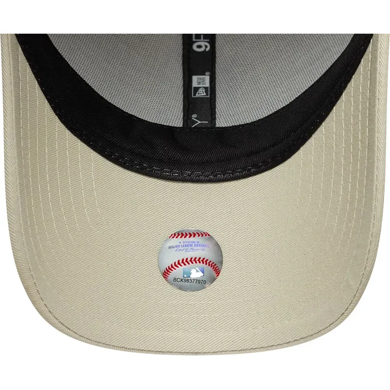 cappello-curvo-beige-cinghia-regolabile-9forty-faux-pony-infill-dei-los-angeles-dodgers-mlb-di-new-era