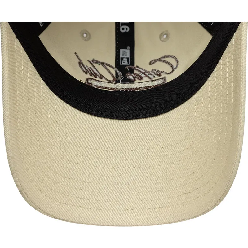 cappello-curvo-beige-cinghia-regolabile-9twenty-coffee-club-di-new-era