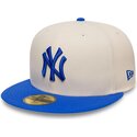 cappello-piatto-beige-aderente-59fifty-league-essential-dei-new-york-yankees-mlb-di-new-era