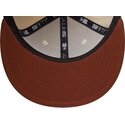 cappello-piatto-marrone-aderente-59fifty-league-essential-dei-new-york-yankees-mlb-di-new-era