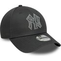 cappello-curvo-grigio-cinghia-regolabile-9forty-metallic-outline-dei-new-york-yankees-mlb-di-new-era