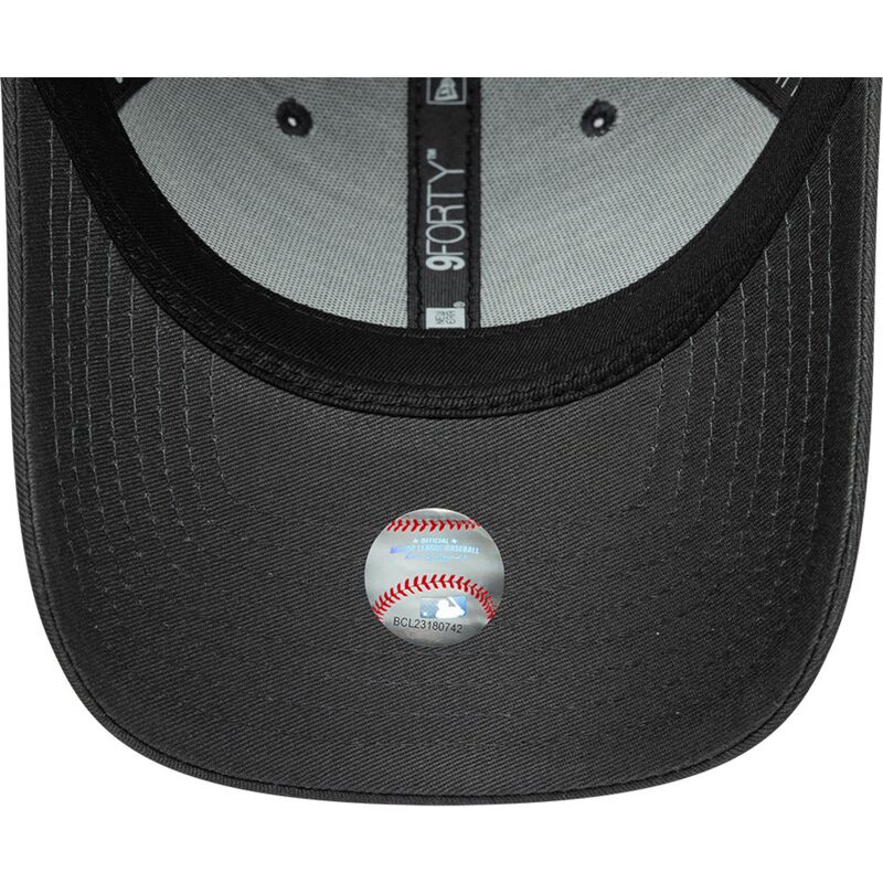 cappello-curvo-grigio-cinghia-regolabile-9forty-metallic-outline-dei-new-york-yankees-mlb-di-new-era