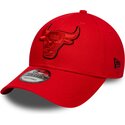 cappello-curvo-rosso-cinghia-regolabile-9forty-outline-dei-chicago-bulls-nba-di-new-era