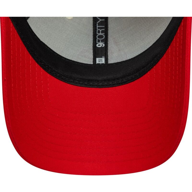 cappello-curvo-rosso-cinghia-regolabile-9forty-contrast-visor-vespa-piaggio-di-new-era cappello-curvo-rosso-cinghia-regolabile-9forty-contrast-visor-vespa-piaggio-di-new-era