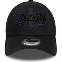 cappello-curvo-nero-cinghia-regolabile-9forty-outline-dei-los-angeles-lakers-nba-di-new-era