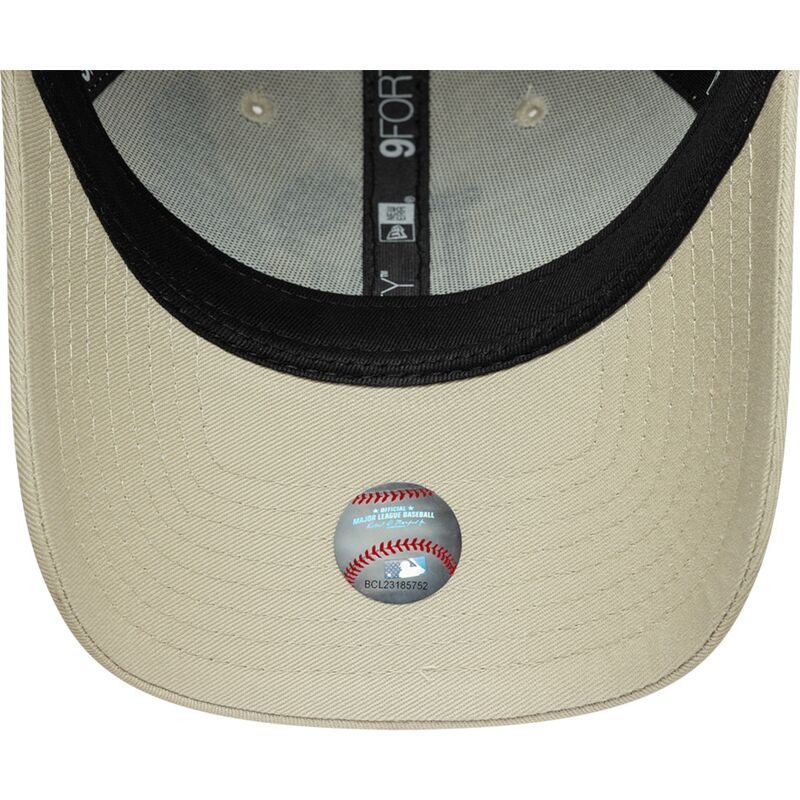 cappello-curvo-beige-cinghia-regolabile-9forty-outdoor-icon-dei-los-angeles-dodgers-mlb-di-new-era