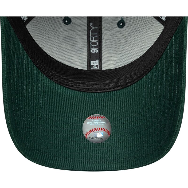cappello-curvo-verde-cinghia-regolabile-9forty-outdoor-icon-dei-new-york-yankees-mlb-di-new-era