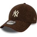 cappello-curvo-marrone-snapback-9forty-winter-borg-dei-new-york-yankees-mlb-di-new-era