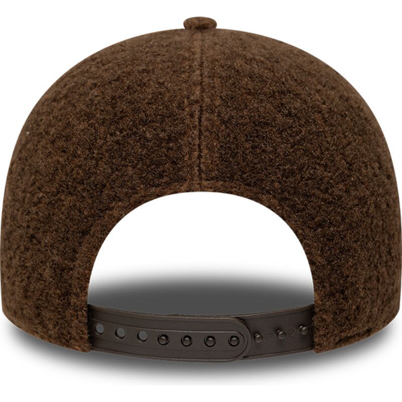 cappello-curvo-marrone-snapback-9forty-winter-borg-dei-new-york-yankees-mlb-di-new-era