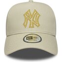 cappello-curvo-beige-snapback-dorado-e-frame-metallic-outline-dei-new-york-yankees-mlb-di-new-era