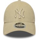 cappello-curvo-beige-cinghia-regolabile-9forty-m-crown-cord-dei-new-york-yankees-mlb-di-new-era