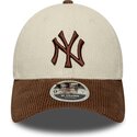 cappello-curvo-marrone-cinghia-regolabile-9forty-m-crown-cord-dei-new-york-yankees-mlb-di-new-era