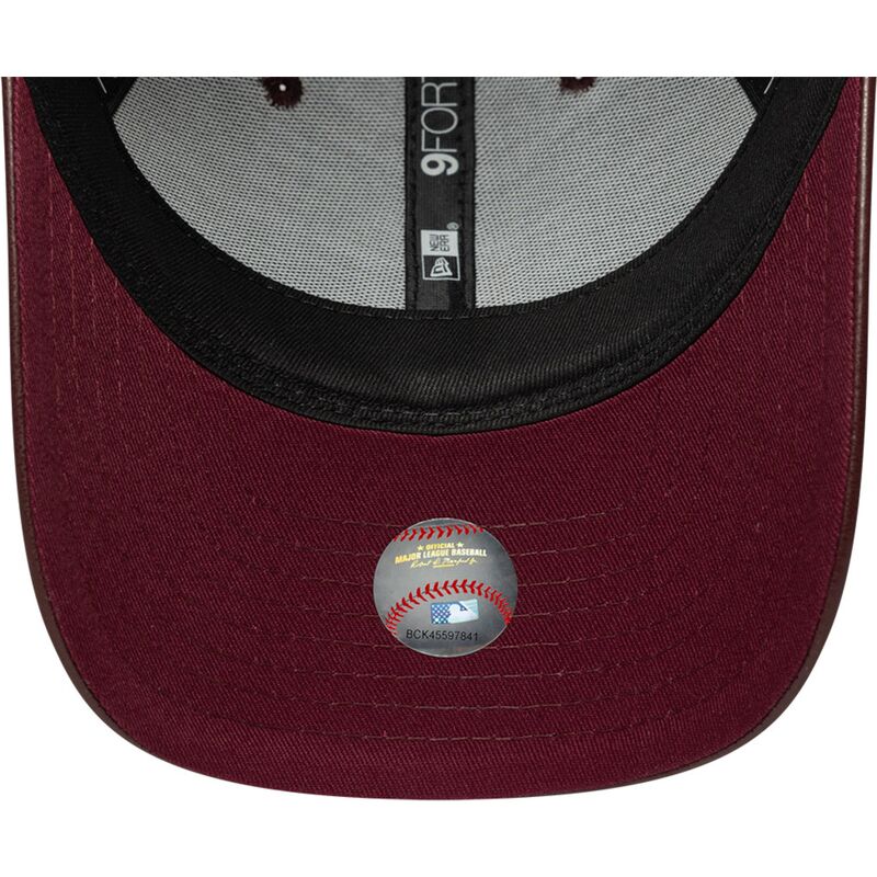 cappello-curvo-marrone-snapback-9forty-m-crown-pu-diamante-dei-new-york-yankees-mlb-di-new-era cappello-curvo-marrone-snapback-9forty-m-crown-pu-diamante-dei-new-york-yankees-mlb-di-new-era