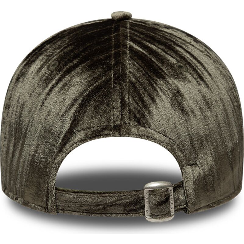 cappello-curvo-verde-cinghia-regolabile-9twenty-velour-dei-new-york-yankees-mlb-di-new-era cappello-curvo-verde-cinghia-regolabile-9twenty-velour-dei-new-york-yankees-mlb-di-new-era