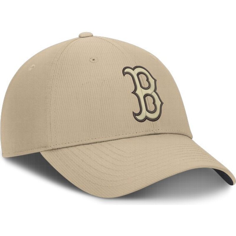 cappello-curvo-beige-cinghia-regolabile-club-structured-uv-poly-ripstop-dei-boston-red-sox-mlb-di-nike cappello-curvo-beige-cinghia-regolabile-club-structured-uv-poly-ripstop-dei-boston-red-sox-mlb-di-nike