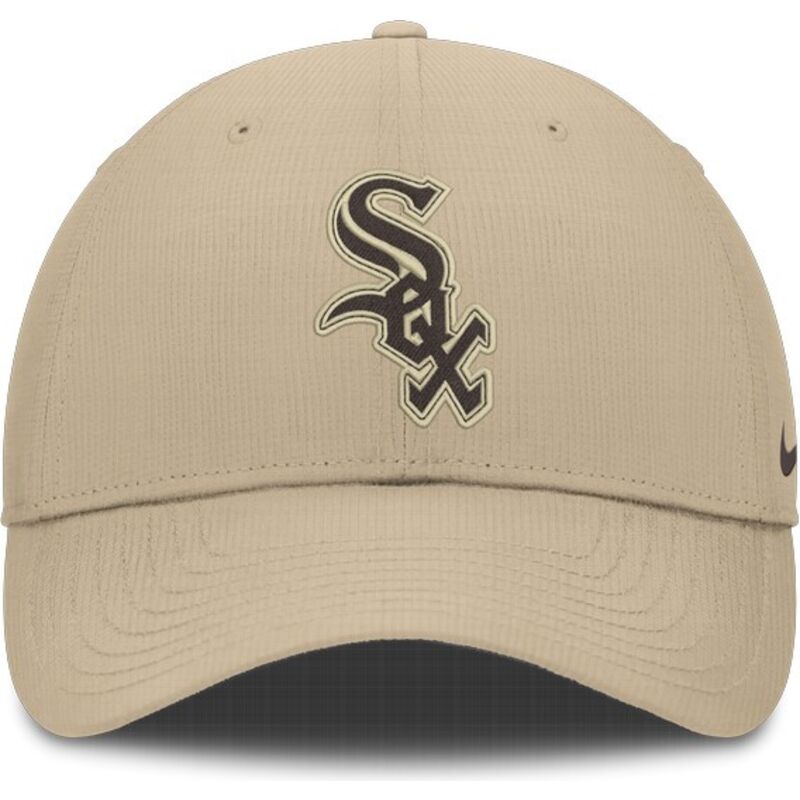 cappello-curvo-beige-cinghia-regolabile-club-structured-uv-poly-ripstop-dei-chicago-white-sox-mlb-di-nike cappello-curvo-beige-cinghia-regolabile-club-structured-uv-poly-ripstop-dei-chicago-white-sox-mlb-di-nike