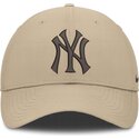 cappello-curvo-beige-cinghia-regolabile-club-structured-uv-poly-ripstop-dei-new-york-yankees-mlb-di-nike