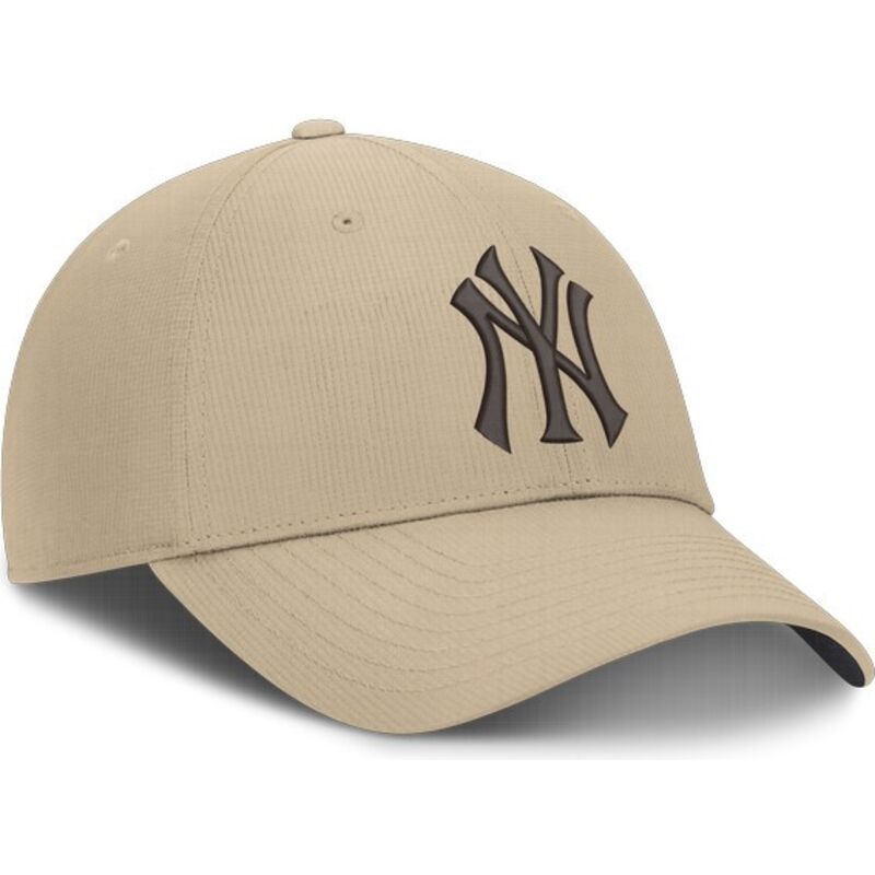 cappello-curvo-beige-cinghia-regolabile-club-structured-uv-poly-ripstop-dei-new-york-yankees-mlb-di-nike cappello-curvo-beige-cinghia-regolabile-club-structured-uv-poly-ripstop-dei-new-york-yankees-mlb-di-nike