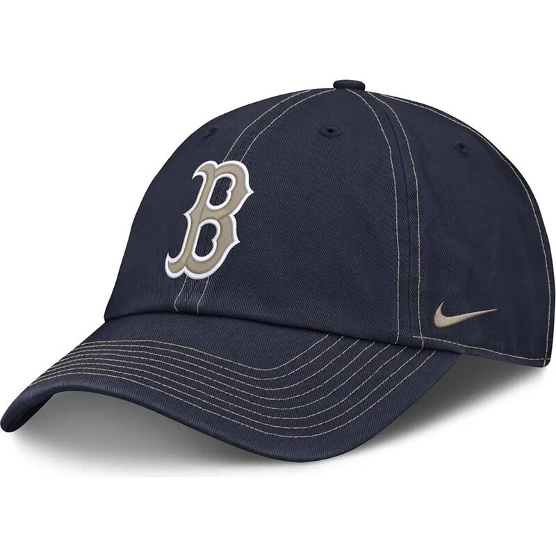 cappello-curvo-blu-marino-cinghia-regolabile-fathers-day-club-unstructured-organic-cotton-dei-boston-red-sox-mlb-di-nike cappello-curvo-blu-marino-cinghia-regolabile-fathers-day-club-unstructured-organic-cotton-dei-boston-red-sox-mlb-di-nike