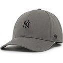 cappello-curvo-grigio-cinghia-regolabile-mvp-base-runner-legend-dei-new-york-yankees-mlb-di-47-brand