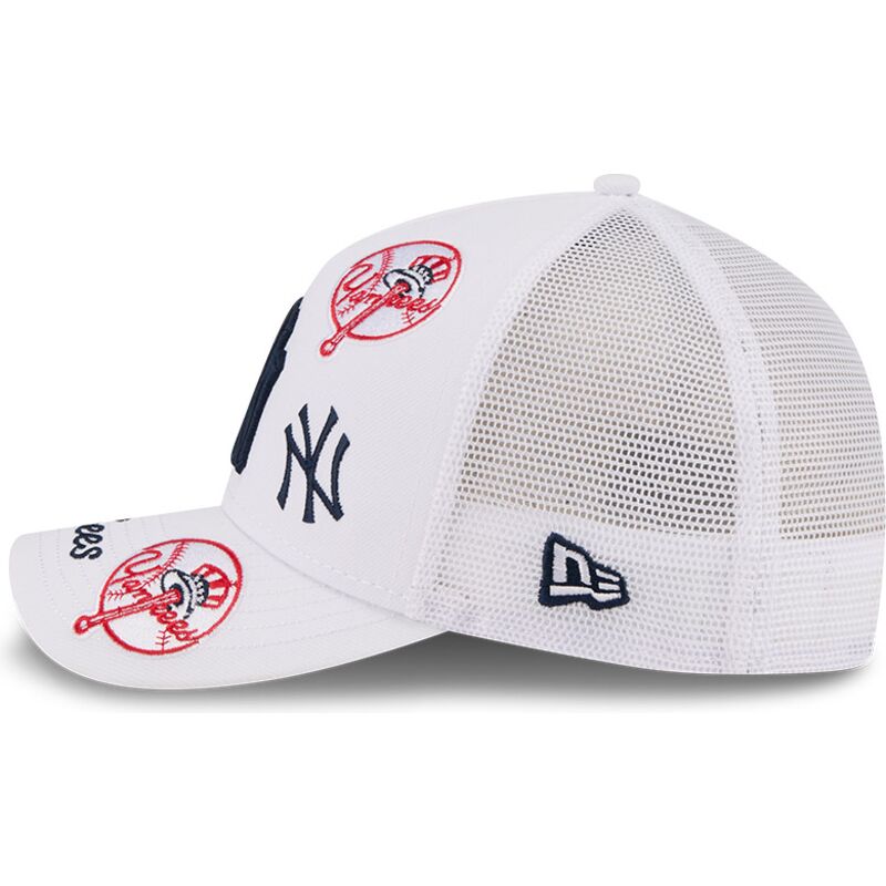 cappello-curvo-bianco-snapback-9forty-m-crown-a-frame-all-over-dei-new-york-yankees-mlb-di-new-era
