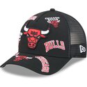 cappello-curvo-nero-snapback-9forty-m-crown-a-frame-all-over-dei-chicago-bulls-nba-di-new-era