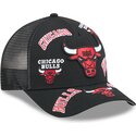 cappello-curvo-nero-snapback-9forty-m-crown-a-frame-all-over-dei-chicago-bulls-nba-di-new-era