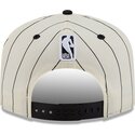 cappello-curvo-beige-snapback-19twenty-pinstripe-dei-chicago-bulls-nba-di-new-era