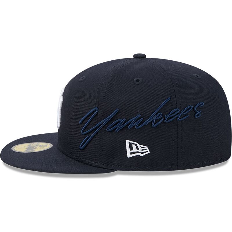 cappello-piatto-blu-marino-aderente-59fifty-side-script-dei-new-york-yankees-mlb-di-new-era
