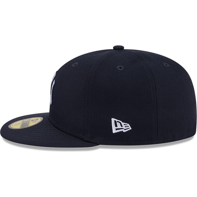 cappello-piatto-blu-marino-aderente-59fifty-rhinestone-badge-dei-new-york-yankees-mlb-di-new-era