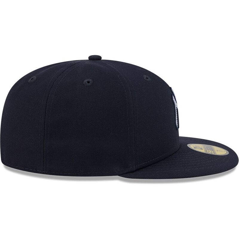 cappello-piatto-blu-marino-aderente-59fifty-rhinestone-badge-dei-new-york-yankees-mlb-di-new-era