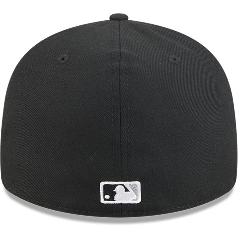 cappello-curvo-nero-aderente-59fifty-pin-na-lifestyle-f1-dei-chicago-white-sox-mlb-di-new-era