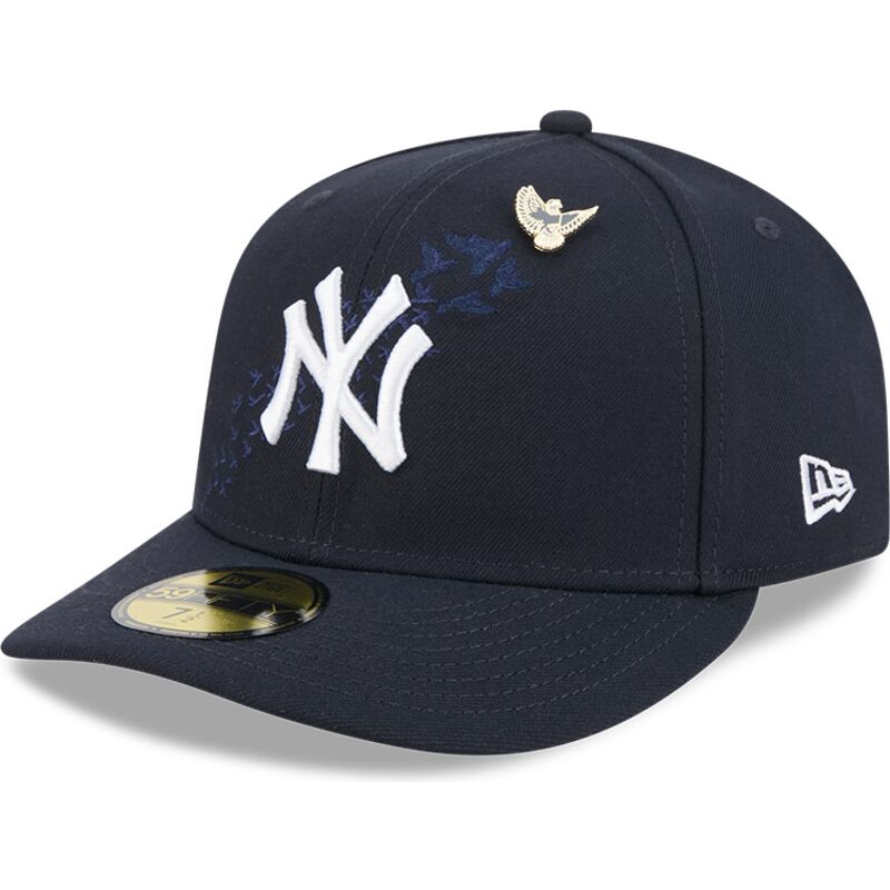 cappello-curvo-blu-marino-aderente-59fifty-pin-na-lifestyle-f1-dei-new-york-yankees-mlb-di-new-era cappello-curvo-blu-marino-aderente-59fifty-pin-na-lifestyle-f1-dei-new-york-yankees-mlb-di-new-era