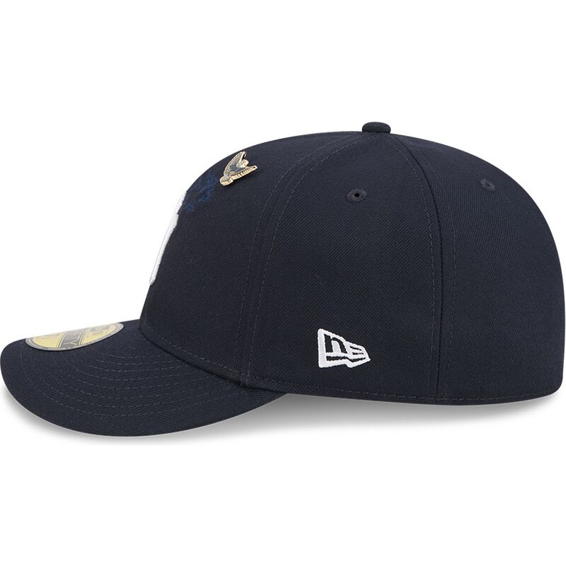 cappello-curvo-blu-marino-aderente-59fifty-pin-na-lifestyle-f1-dei-new-york-yankees-mlb-di-new-era cappello-curvo-blu-marino-aderente-59fifty-pin-na-lifestyle-f1-dei-new-york-yankees-mlb-di-new-era