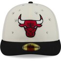 cappello-curvo-beige-aderente-59fifty-beads-na-lifestyle-f1-dei-chicago-bulls-nba-di-new-era