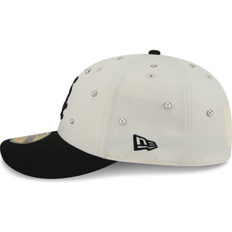 cappello-curvo-beige-aderente-59fifty-beads-na-lifestyle-f1-dei-chicago-white-sox-mlb-di-new-era