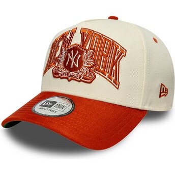 Cappello curvo beige snapback E Frame Wordmark Suede dei New York Yankees MLB di New Era