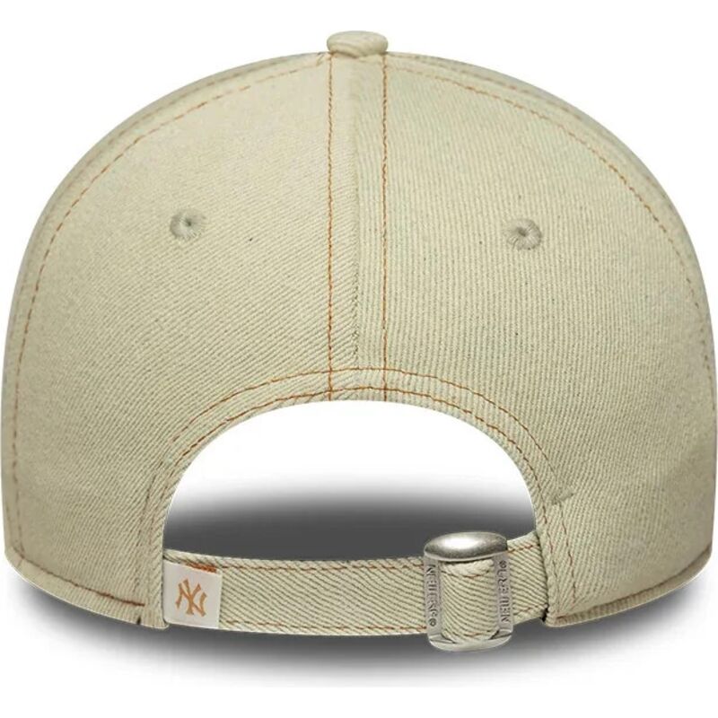 cappello-curvo-beige-cinghia-regolabile-9twenty-denim-dei-new-york-yankees-mlb-di-new-era cappello-curvo-beige-cinghia-regolabile-9twenty-denim-dei-new-york-yankees-mlb-di-new-era