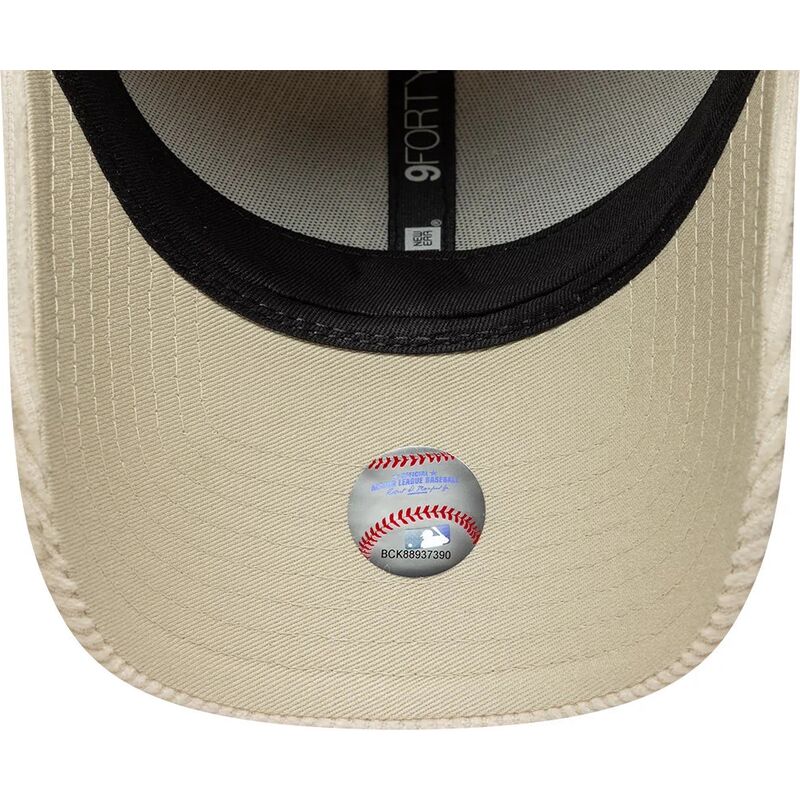 cappello-curvo-beige-cinghia-regolabile-9forty-cord-dei-new-york-yankees-mlb-di-new-era