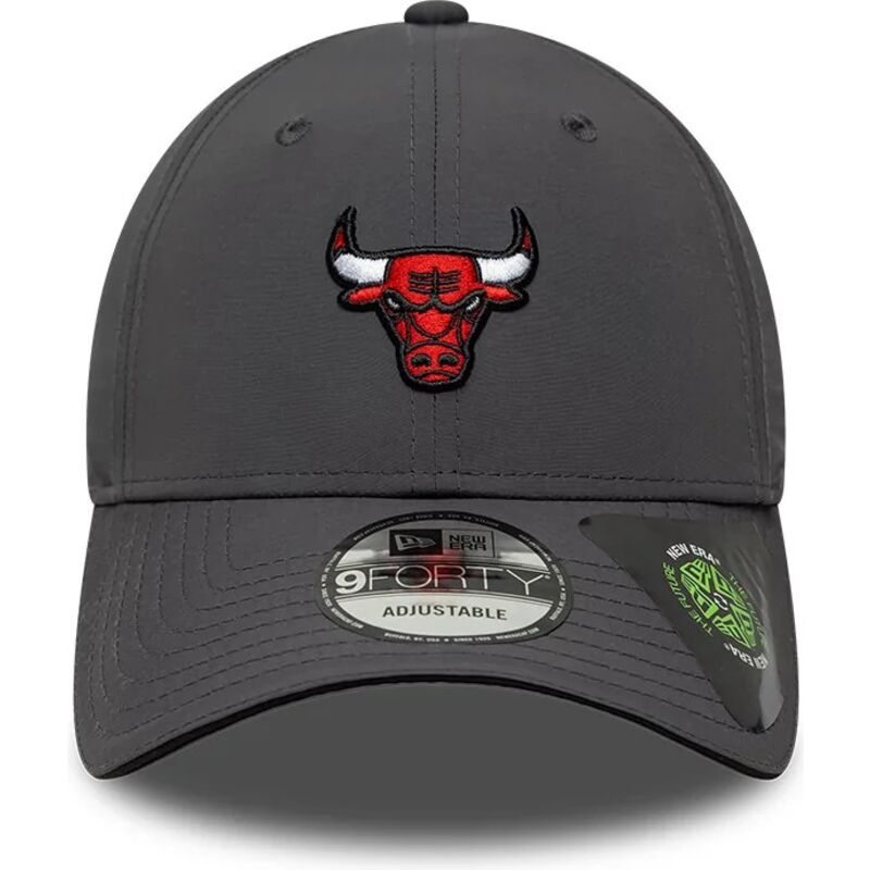 cappello-curvo-grigio-cinghia-regolabile-9forty-recycled-dei-chicago-bulls-nba-di-new-era
