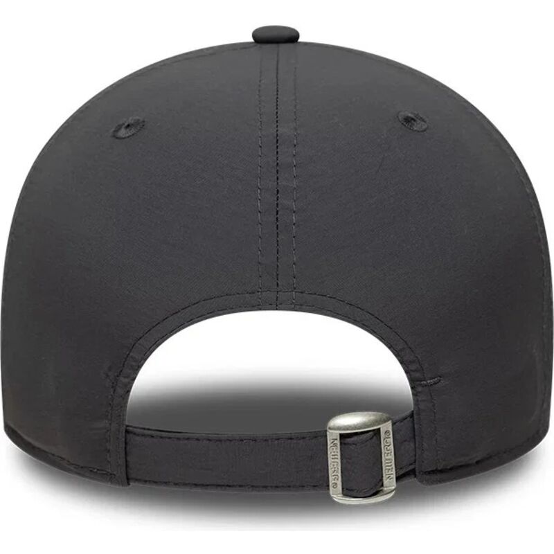 cappello-curvo-grigio-cinghia-regolabile-9forty-recycled-dei-chicago-bulls-nba-di-new-era